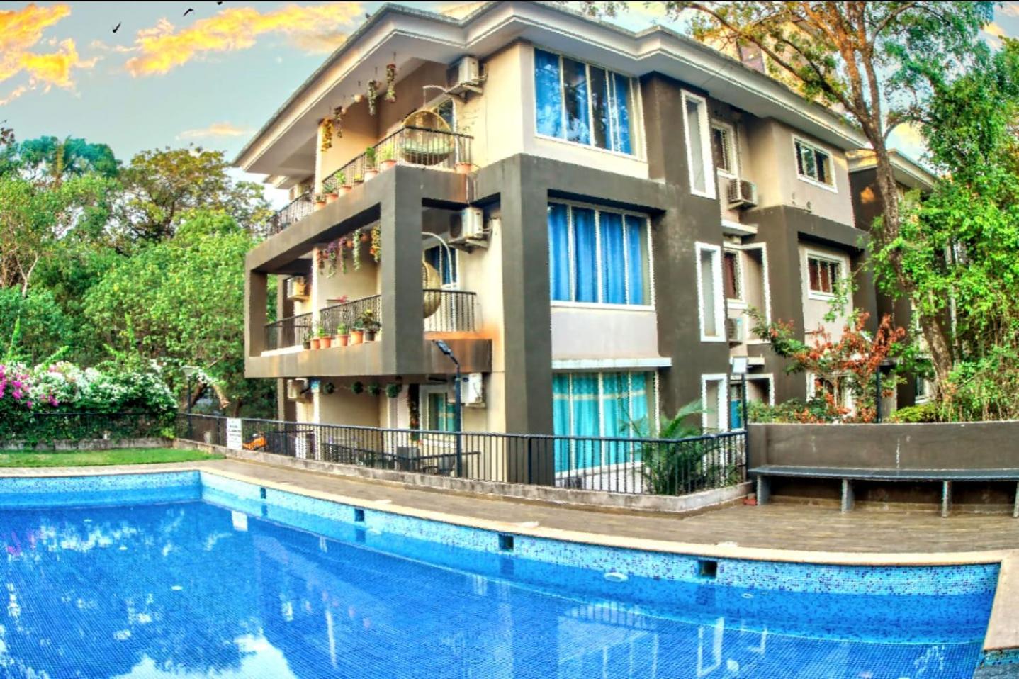 2 Bhk By Jam Rock *